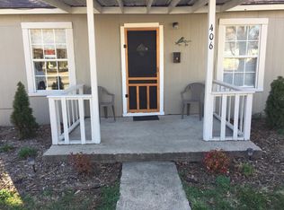 406 N 10th St, Rogers, AR 72756