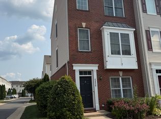 42829 Pamplin Ter, Chantilly, VA 20152