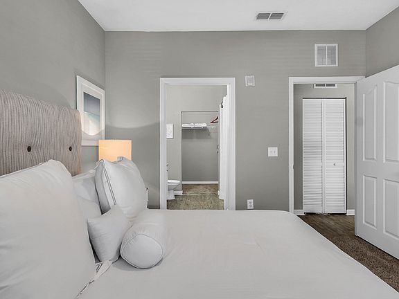 3rd image of 3701 Grandewood Blvd #935