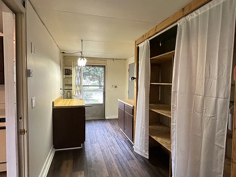637 W Main St — Photo 2