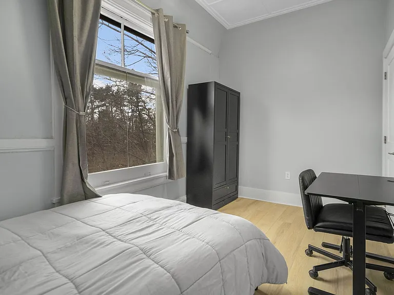 504 Stewart Ave — Photo 92