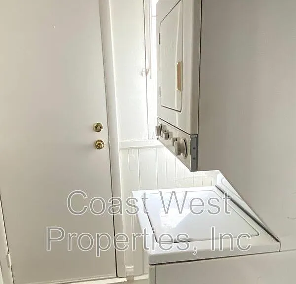 4473 Maryland St — Photo 9