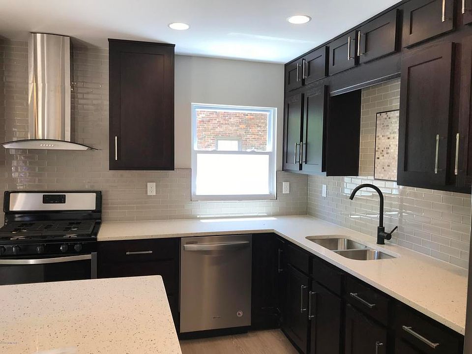 2nd image of 3305 Wellingmoor Ave