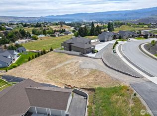 858 Autumn Crest Dr, Wenatchee, WA 98801