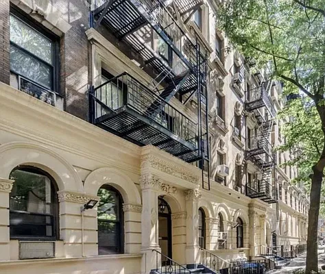 Rented by Compass | media 18