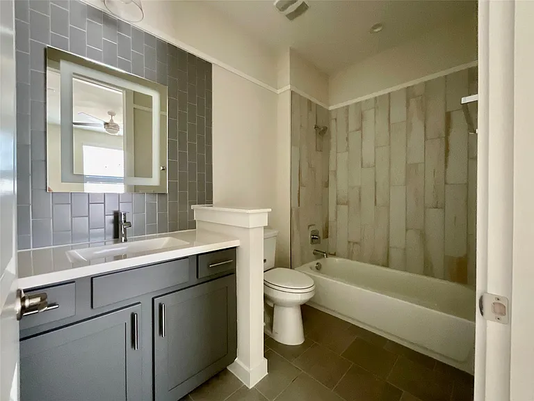 12001 Vista Parke Dr #203 — Photo 13