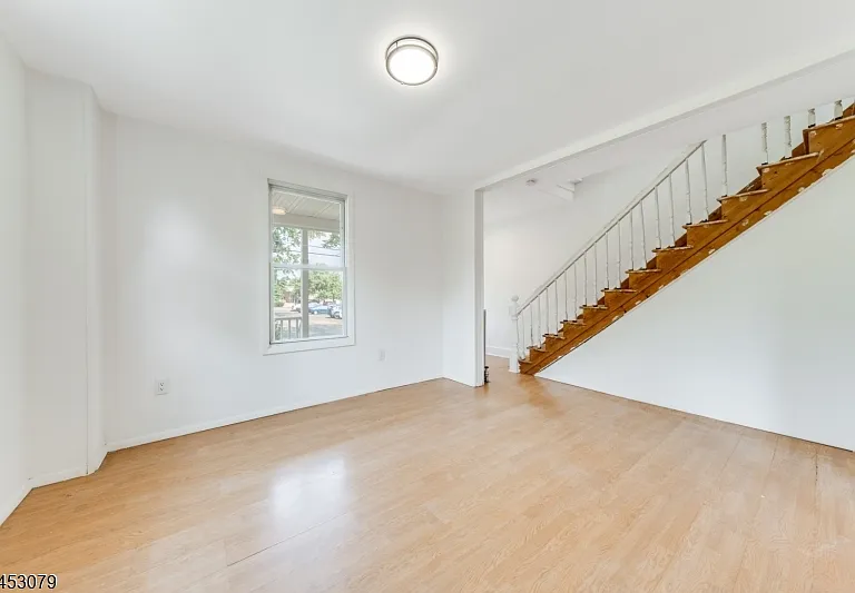 37 Bowers Ln — Photo 6