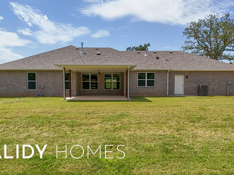 1724 Salma Rd — Photo 33