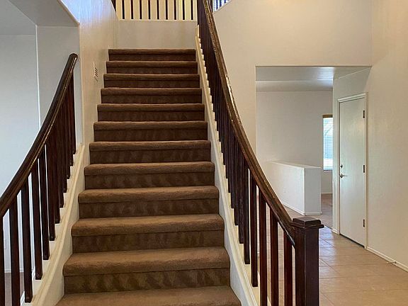 2nd image of 1439 E Saddlebrook Ct