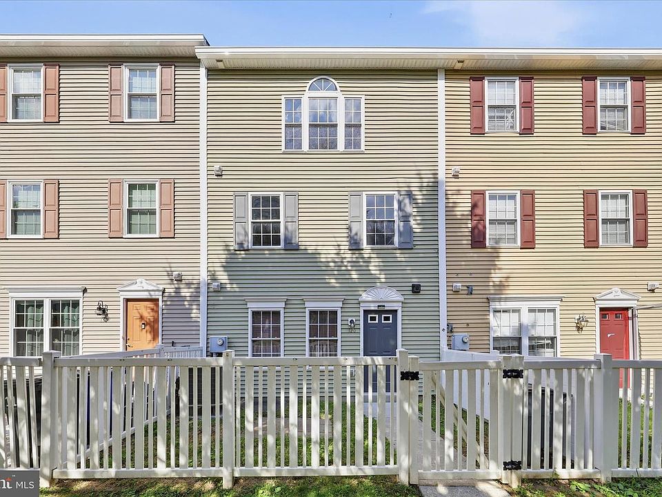 1st image of 120 N Altamont Ave
