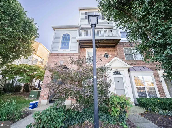 1714 Osage St #301, Alexandria, VA 22302
