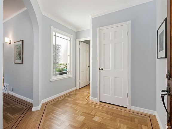 5th image of 558 Arguello Blvd