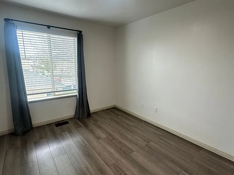 1584 E Sandalwood Dr — Photo 12