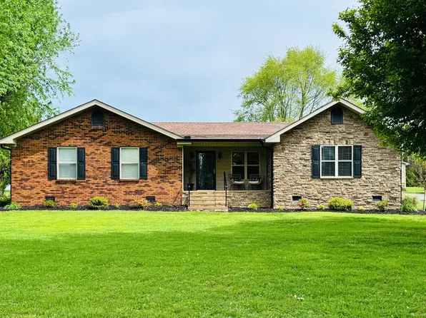 338 Brattontown Cir, Lafayette, TN 37083