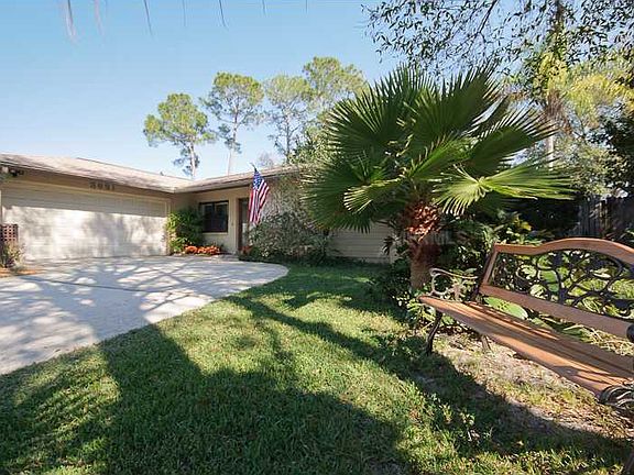 2nd image of 3631 Fairway Forest Cir