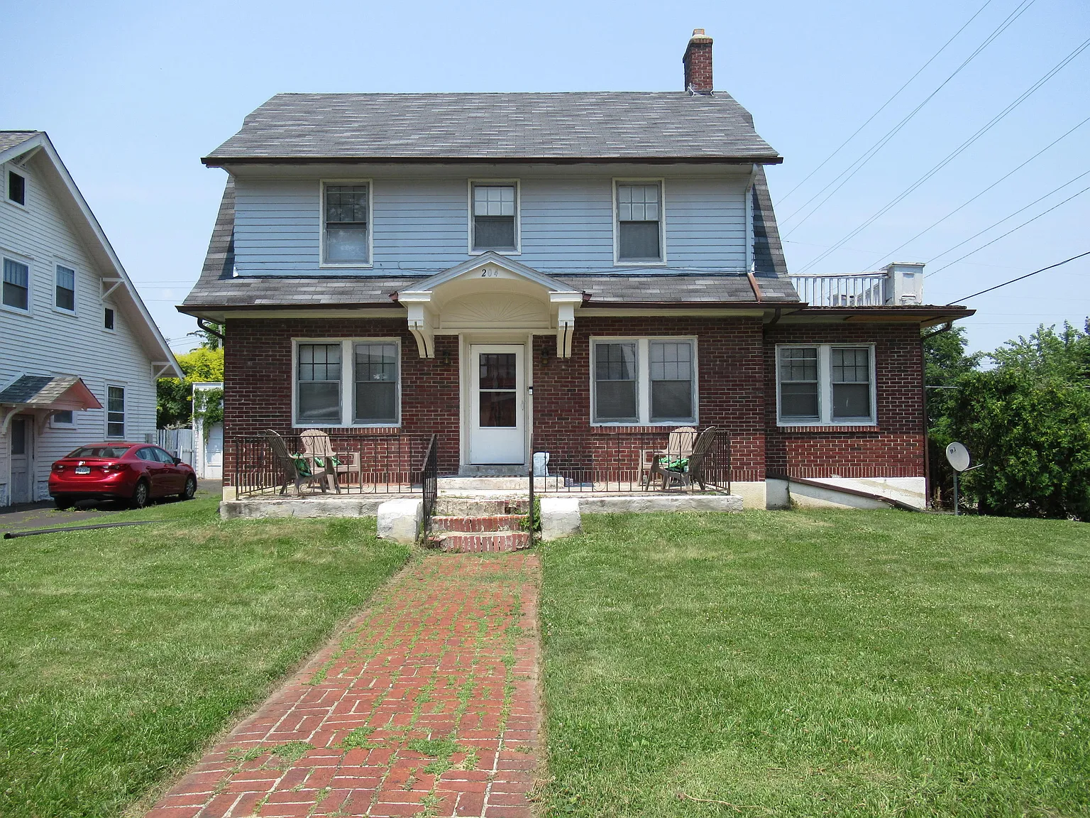 204 W Perrin Ave photo 1