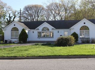 77 N Bayview Ave, Freeport, NY 11520