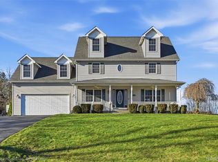 7755 Macedonia Ln, Northville, MI 48168