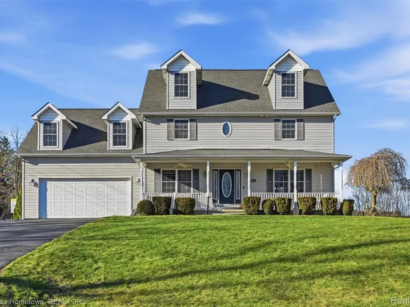 7755 Macedonia Ln, Northville, MI 48168