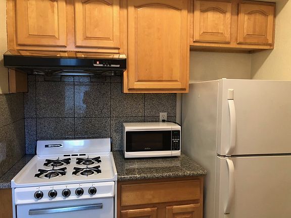 2nd image of 630 Jones St APT 9