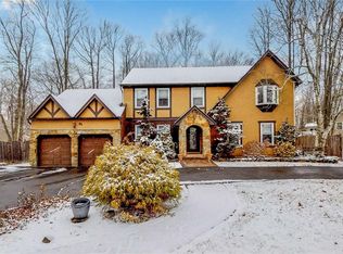 41 Howe Ln, Freehold, NJ 07728