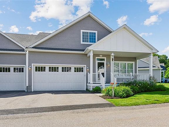 3rd image of 221 Wickford Ct #221