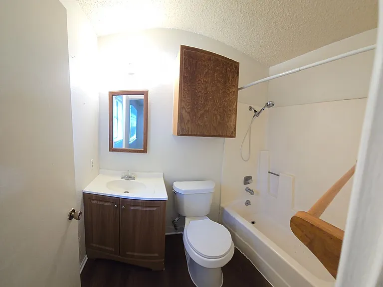 7204 Hardesty — Photo 10