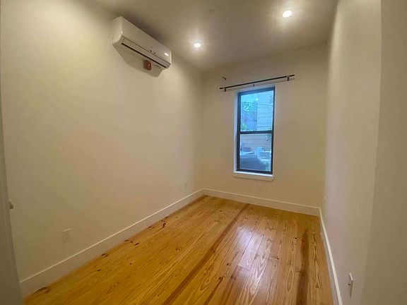 3rd image of 570 Evergreen Ave #1