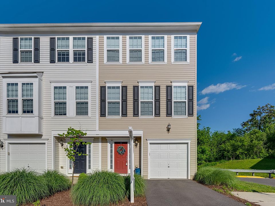 1st image of 8327 Heritage Crossing Ct
