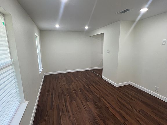3rd image of 1807 Westwood Dr