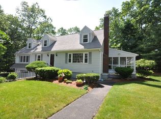 2 Reeves Rd, Bedford, MA 01730