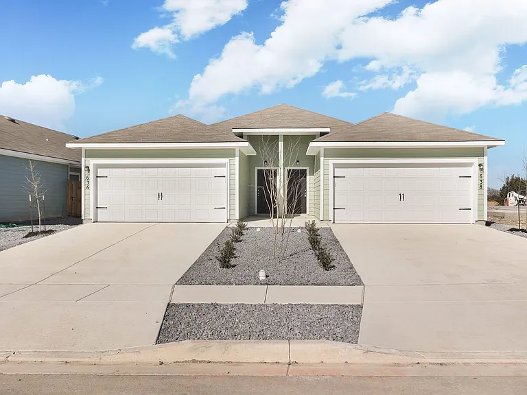 636 Heathers Way — Photo 1