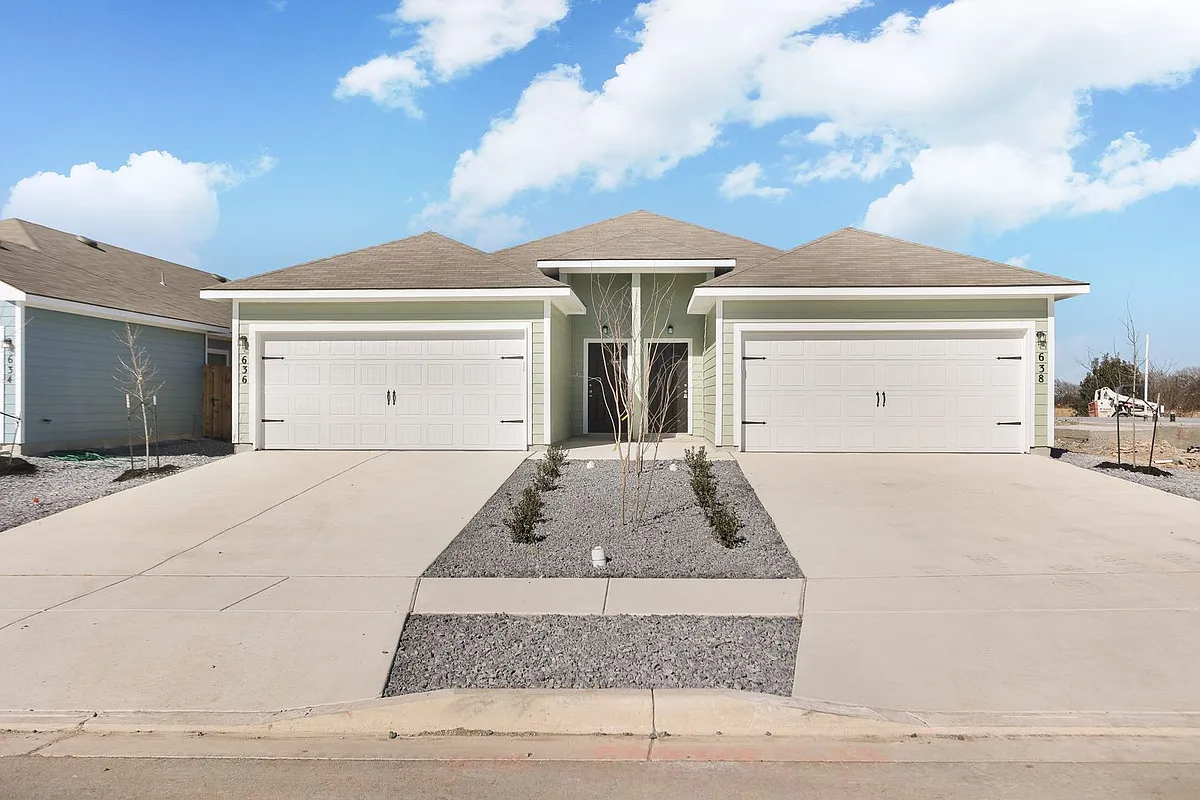 Building Photo - 636 Heathers Way