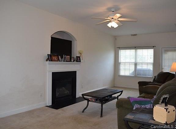 3rd image of 610 Darrington Ct