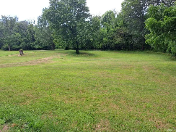 0 7th St SE, Linton, IN 47441