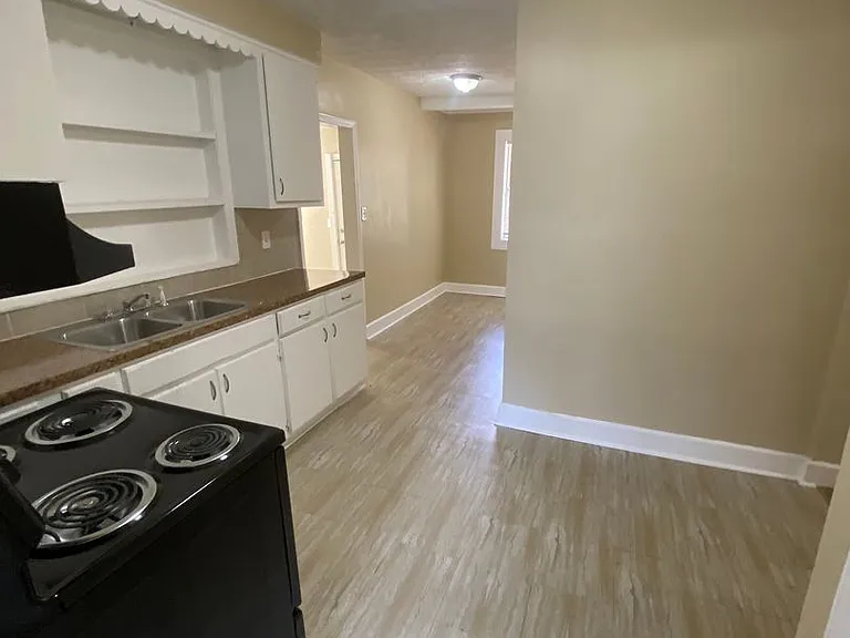 3311 Cherokee Ave — Photo 2