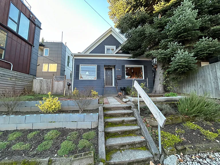 625 15th Ave E #1 — Photo 18