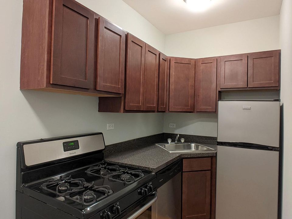 1st image of 505 W Melrose St #1MB