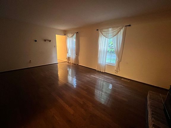 3rd image of 848 Derby Farms Dr