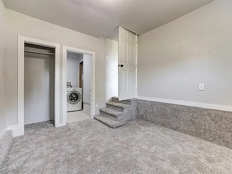 2109 NE 15th St — Photo 9
