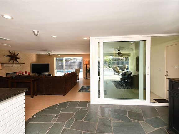 5th image of 1034 Shadow Lawn Dr