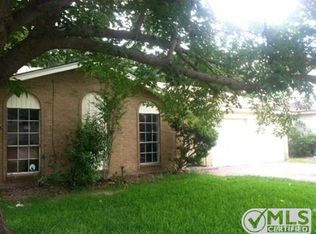 437 Edwards Dr, Saginaw, TX 76179