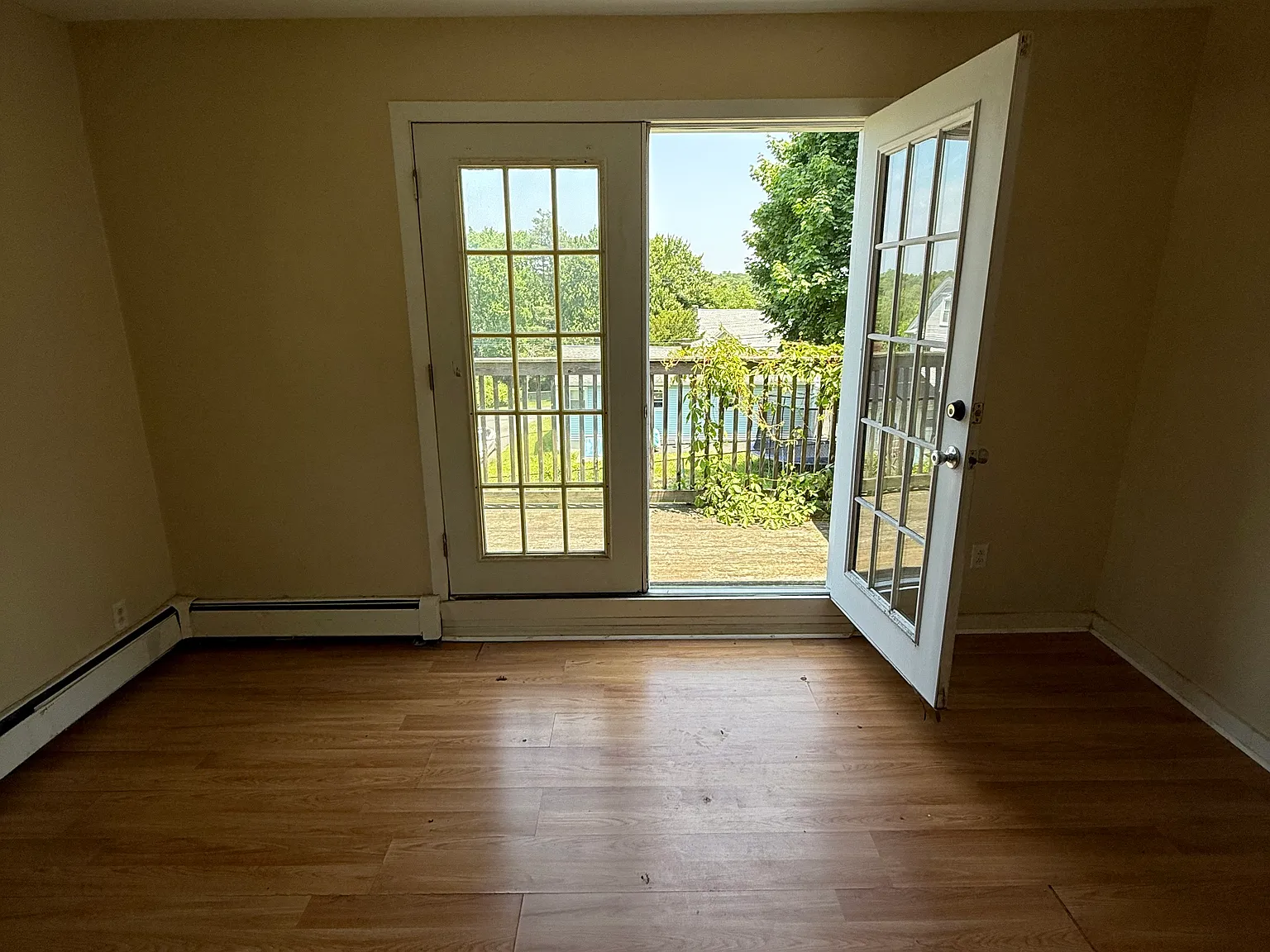 4 bed, 1.5 bath, $2,100 — Photo 2