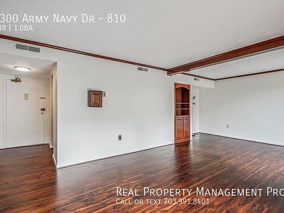 4th image of 1300 Army Navy Dr APT 810