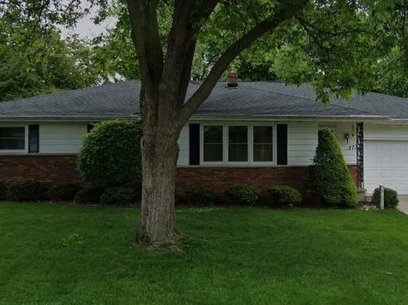 373 Maynard Dr, Sun Prairie, WI 53590