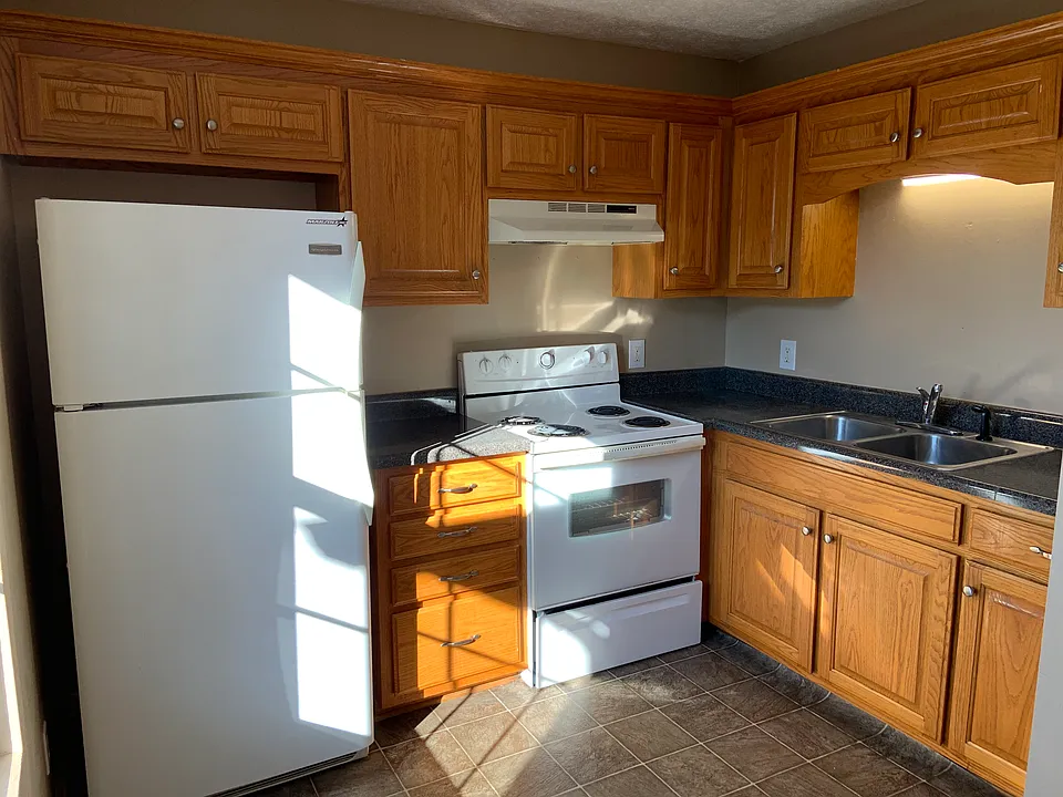 318 N Thompson St #318