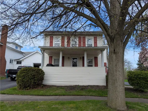 5 S Hartland St, Middleport, NY 14105
