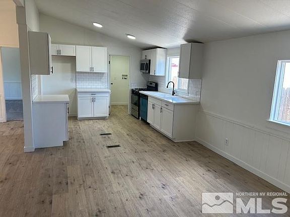 3rd image of 250 Parkland Way