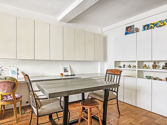 3rd image of 140 E 40th St APT 5C