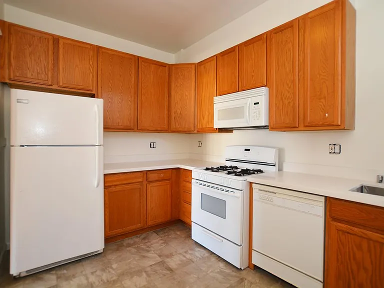 4845 California St #4 — Photo 16
